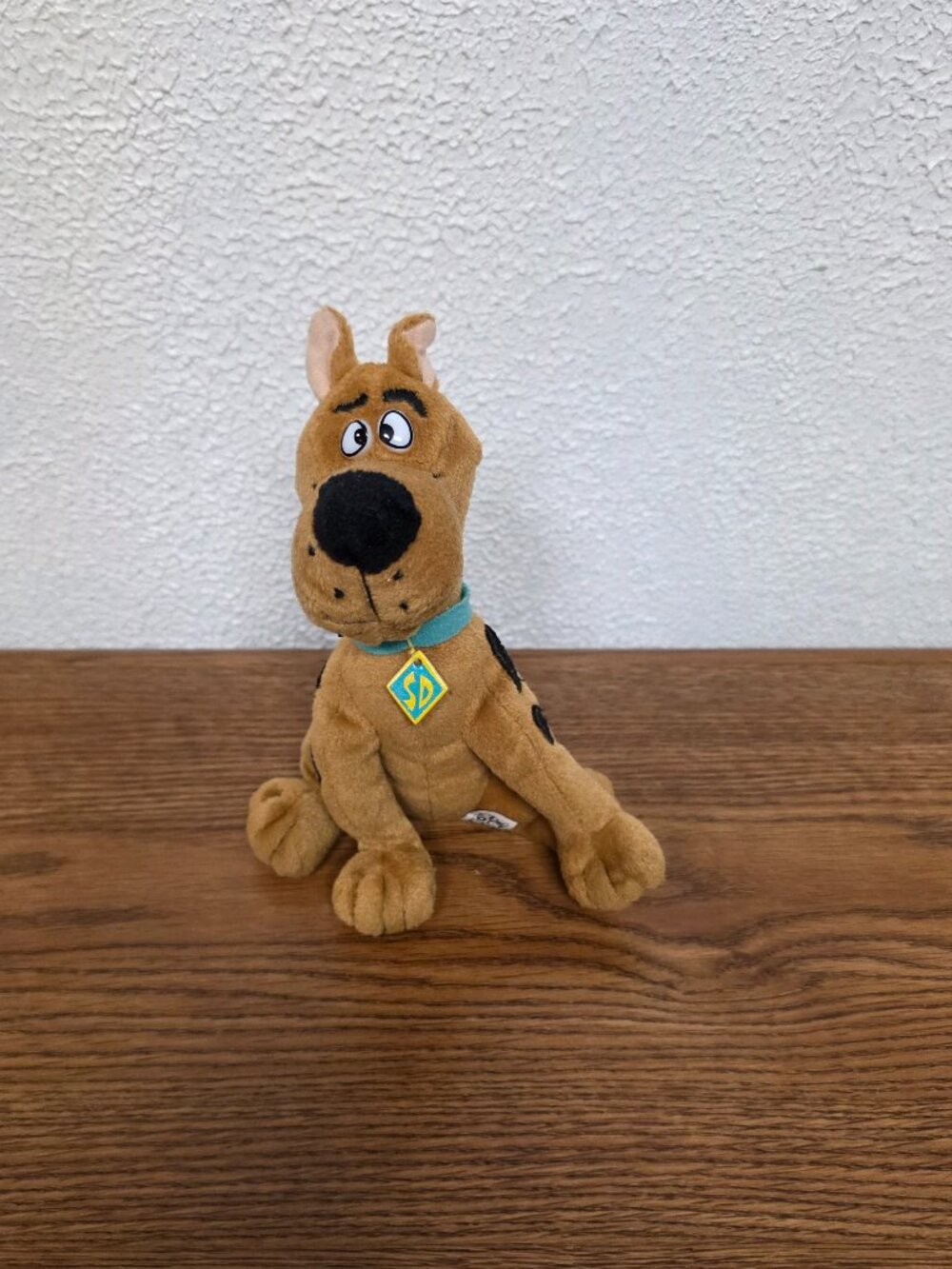 Plush Scooby Doo 7.5" Bean Bag Stuffed Animal by Cartoon Network